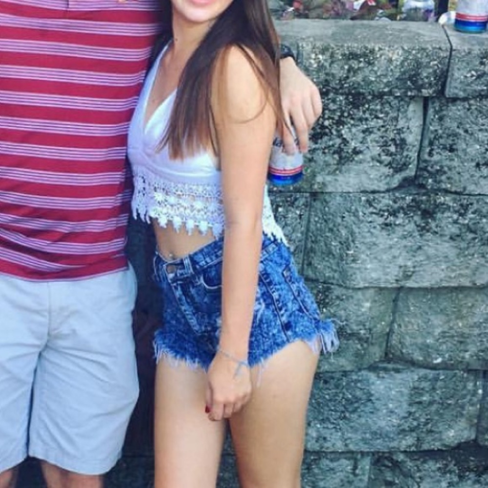 Distressed acid wash shorts - Picture 4 of 4